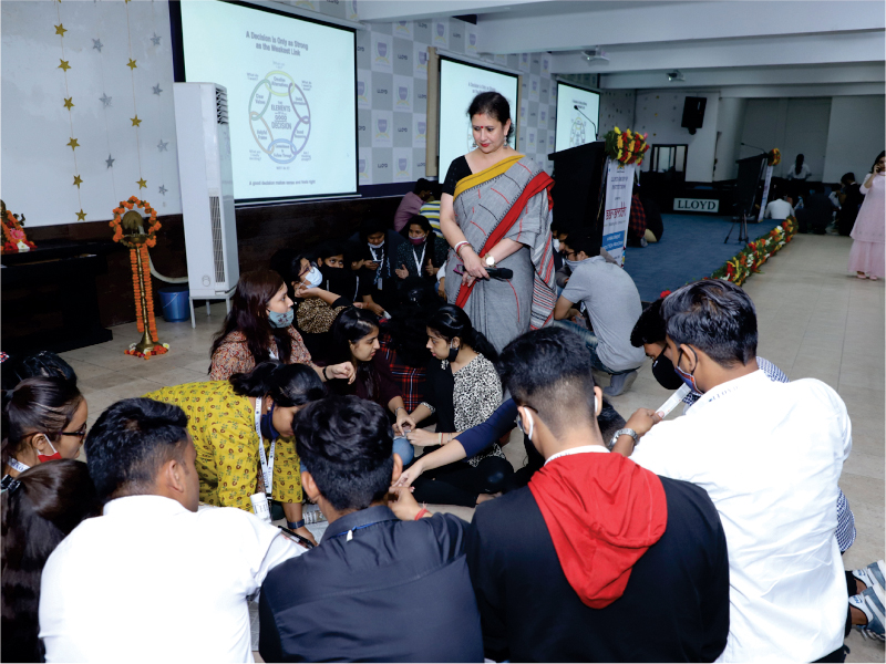 management-induction-aarambh-stepping-into-campus