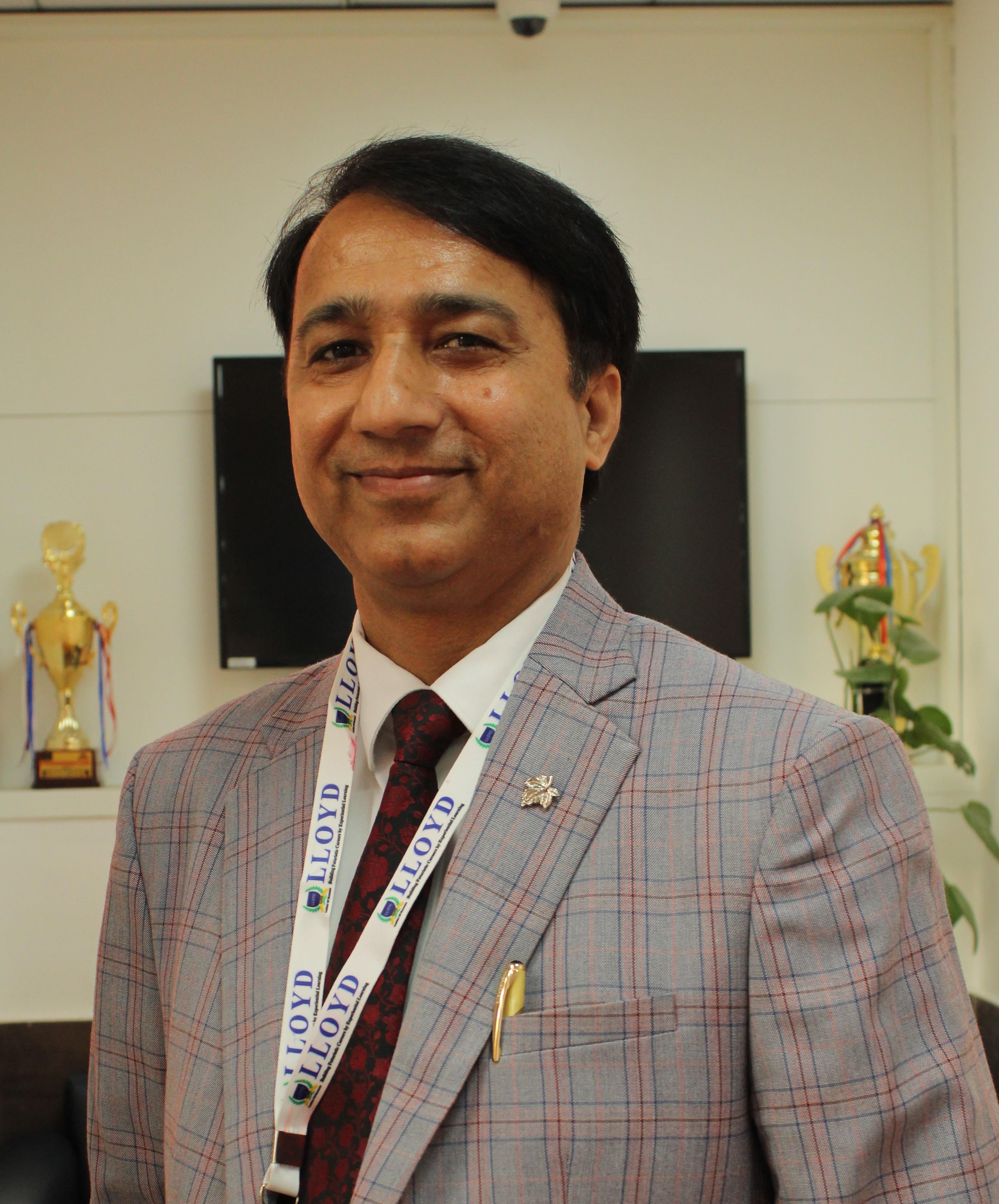 Dr. Ripudaman Gaur